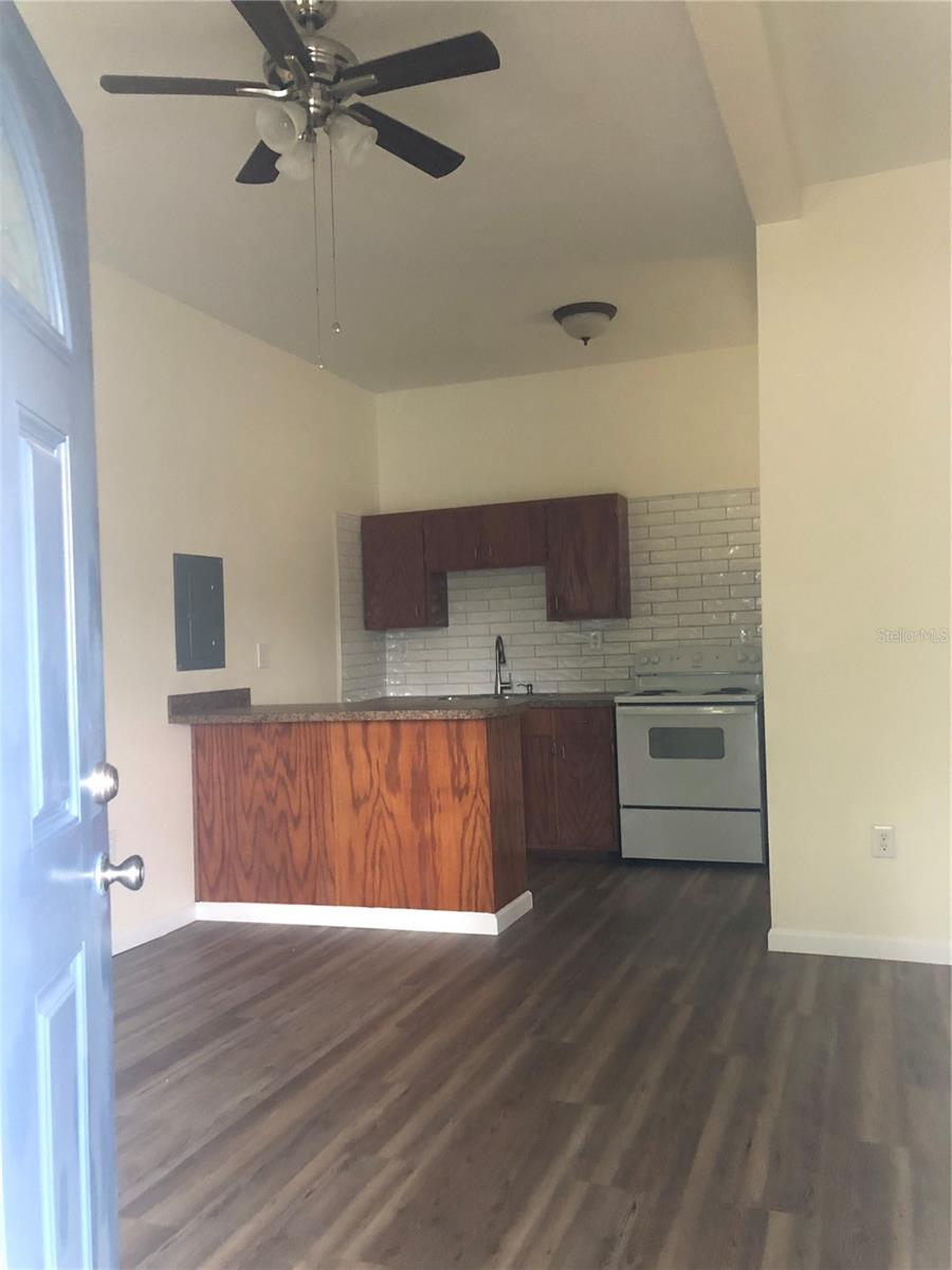 Image 13 of 32 For 161 2nd Avenue