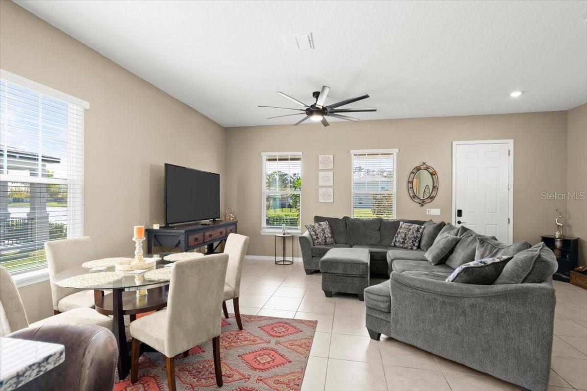 Image 13 of 39 For 2916 Meleto Boulevard