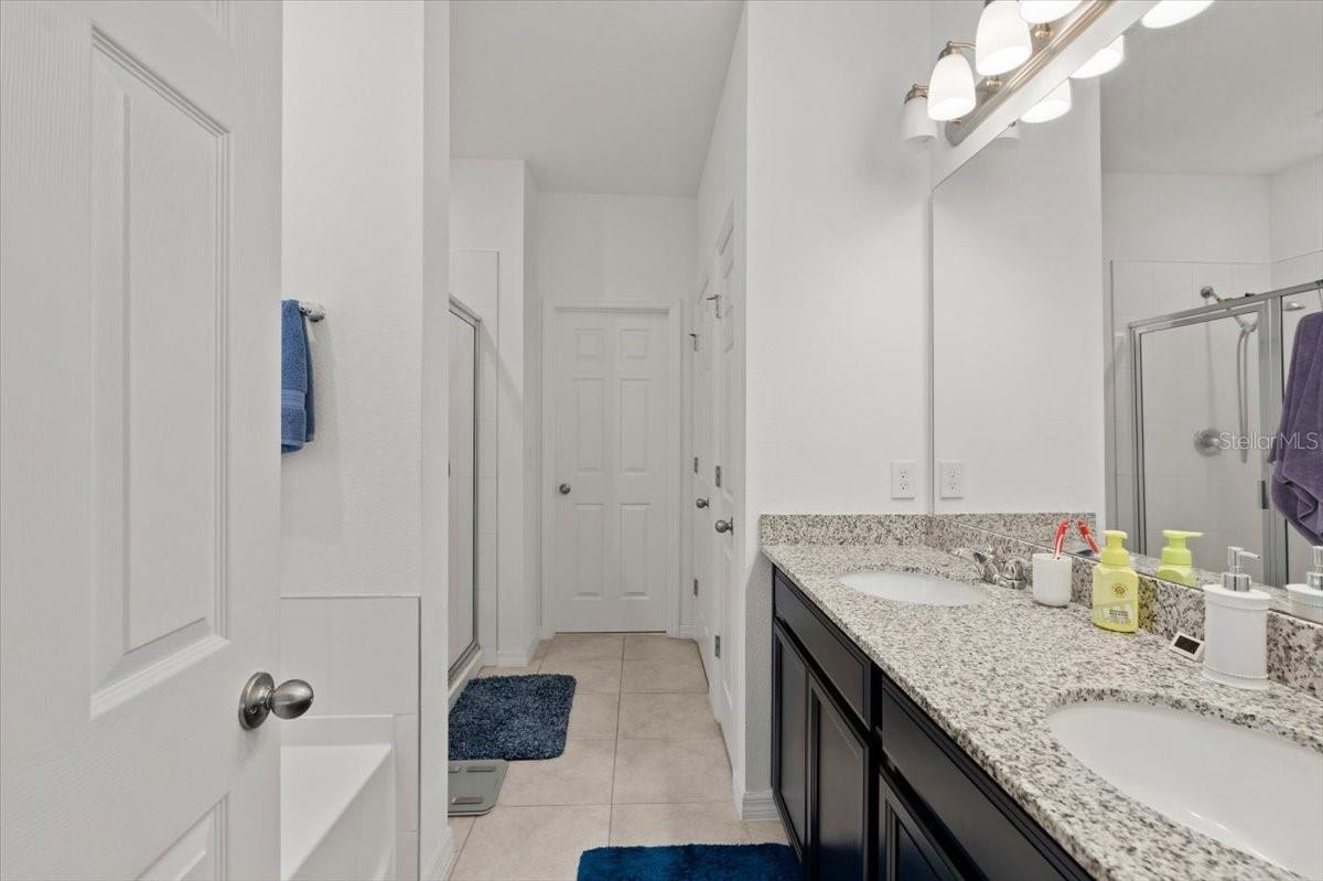 Image 19 of 39 For 2916 Meleto Boulevard