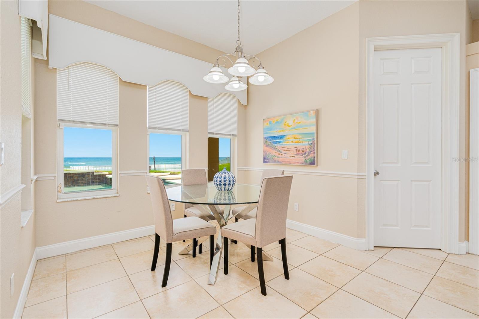 Listing photo id 9 for 4427 Atlantic Avenue