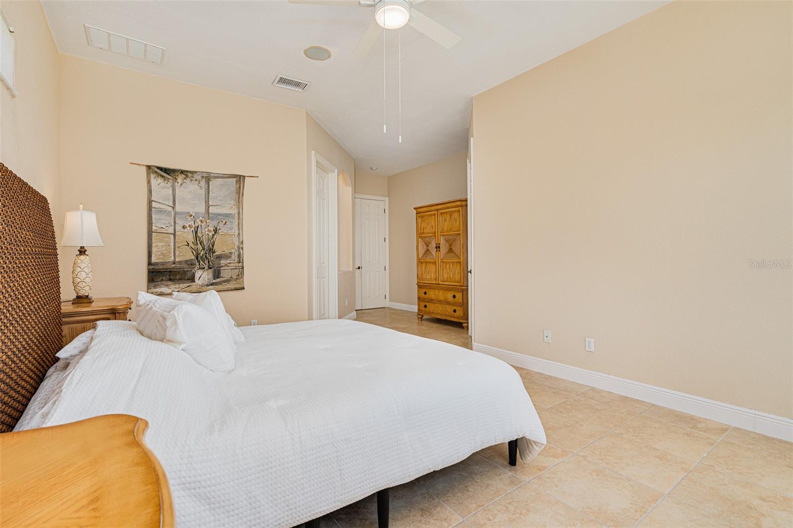 Listing photo id 29 for 4427 Atlantic Avenue