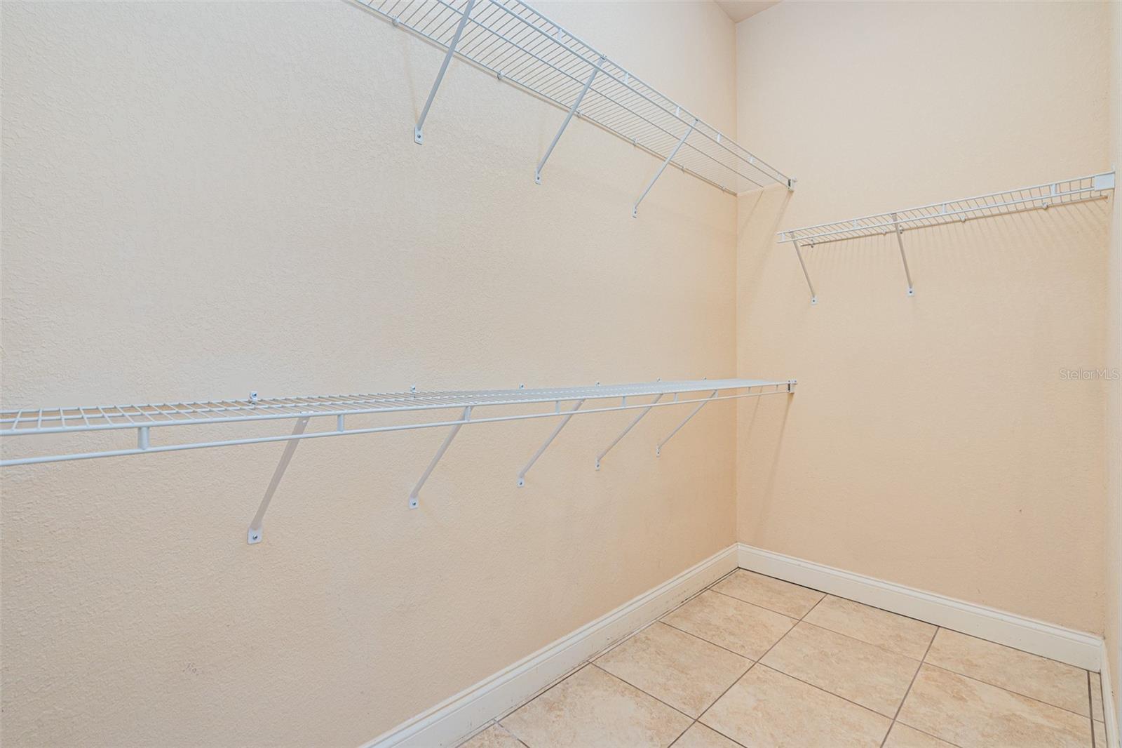 Listing photo id 30 for 4427 Atlantic Avenue
