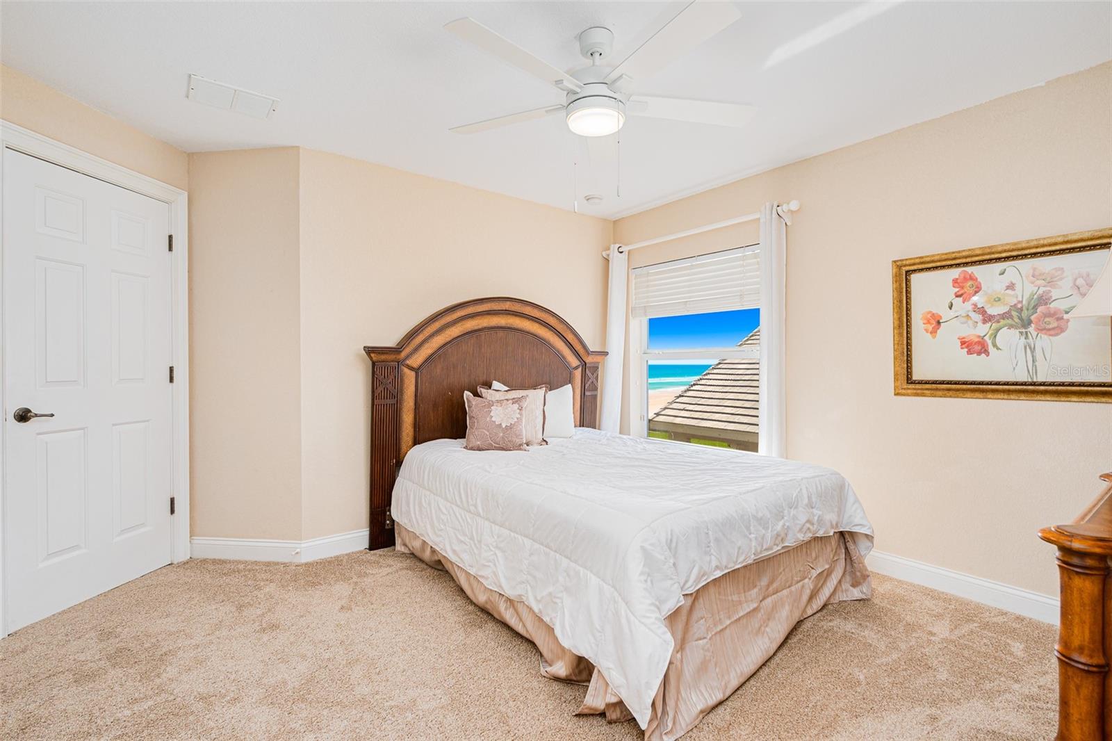 Listing photo id 42 for 4427 Atlantic Avenue