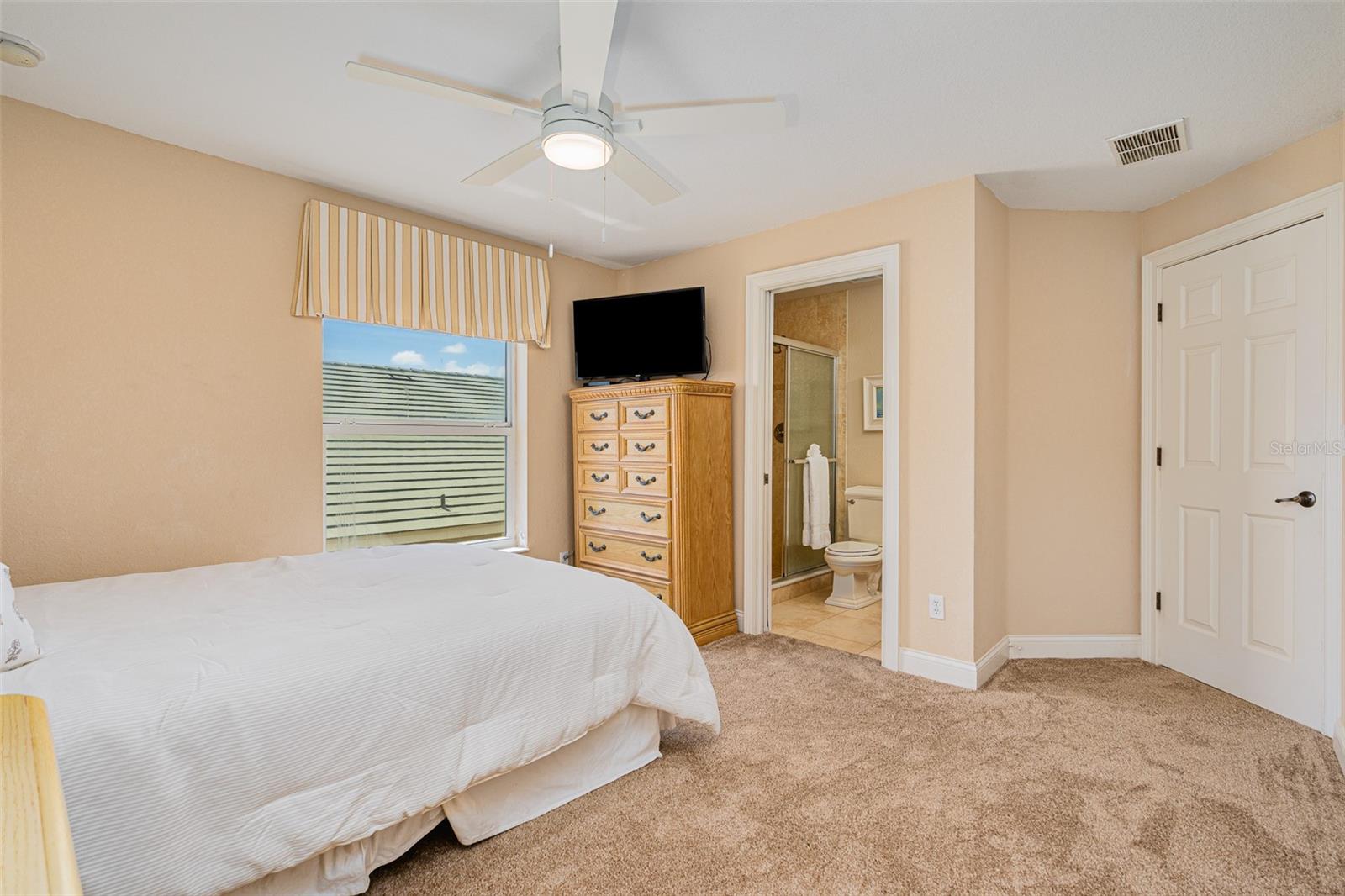 Listing photo id 47 for 4427 Atlantic Avenue