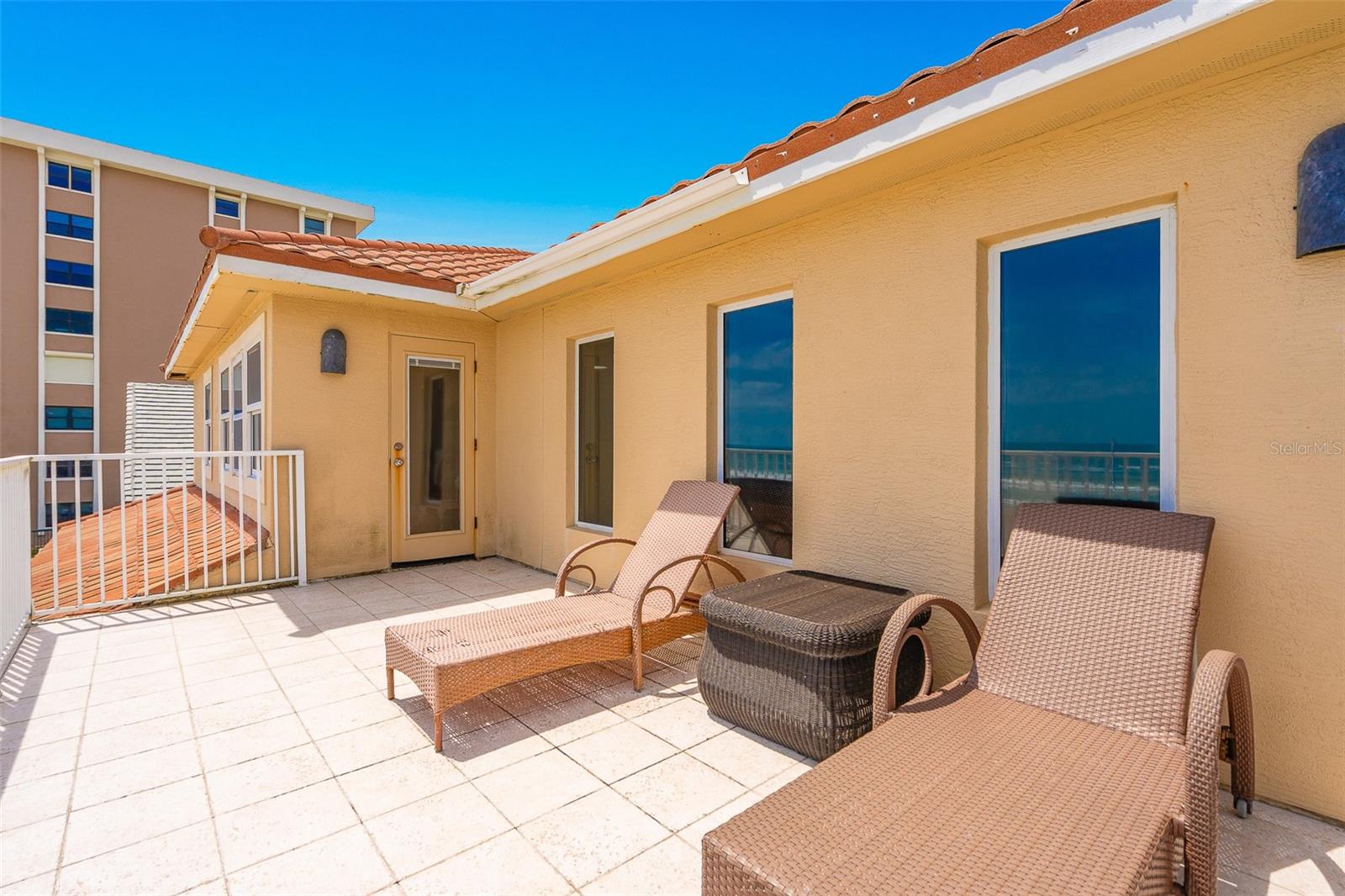 Listing photo id 52 for 4427 Atlantic Avenue