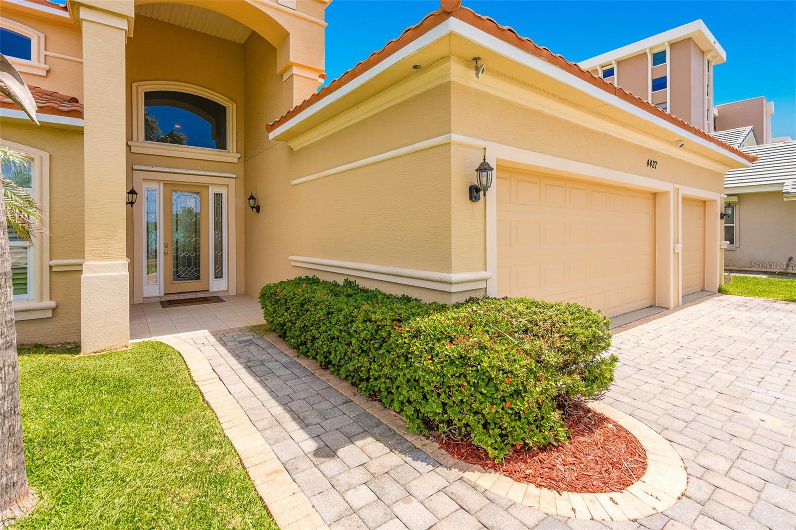 Listing photo id 59 for 4427 Atlantic Avenue