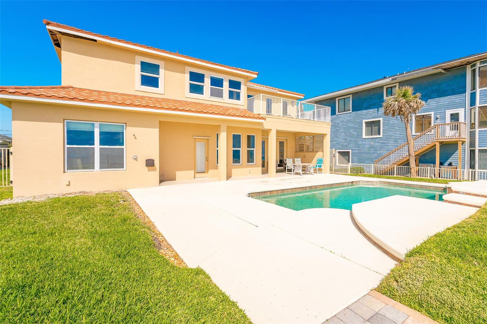 Listing photo id 95 for 4427 Atlantic Avenue