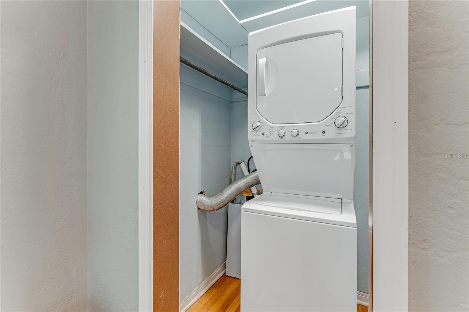 Image 10 of 20 For 355 Hartford Avenue