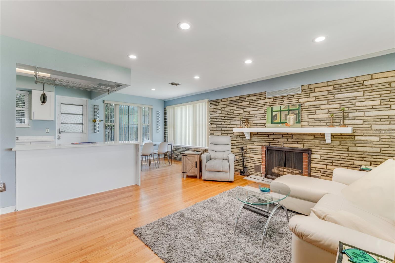 Image 4 of 20 For 355 Hartford Avenue