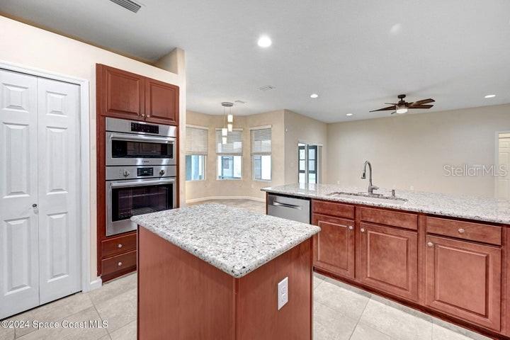 Image 10 of 31 For 675 Easton Forest Circle Se