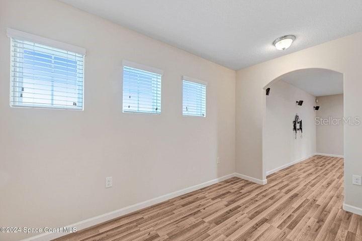 Image 11 of 31 For 675 Easton Forest Circle Se