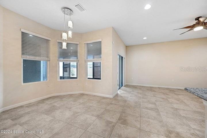 Image 28 of 31 For 675 Easton Forest Circle Se