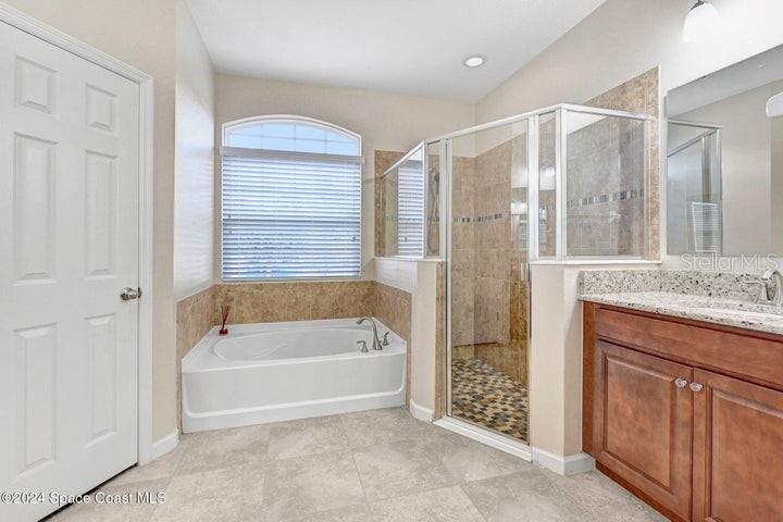 Image 8 of 31 For 675 Easton Forest Circle Se