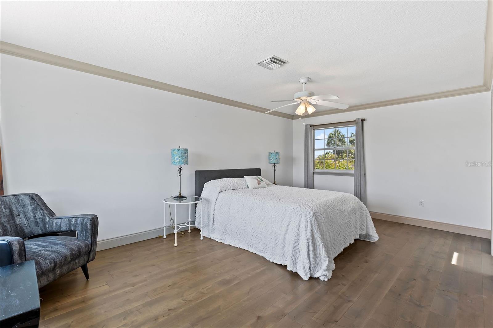 Image 37 of 77 For 604 Springdale Drive