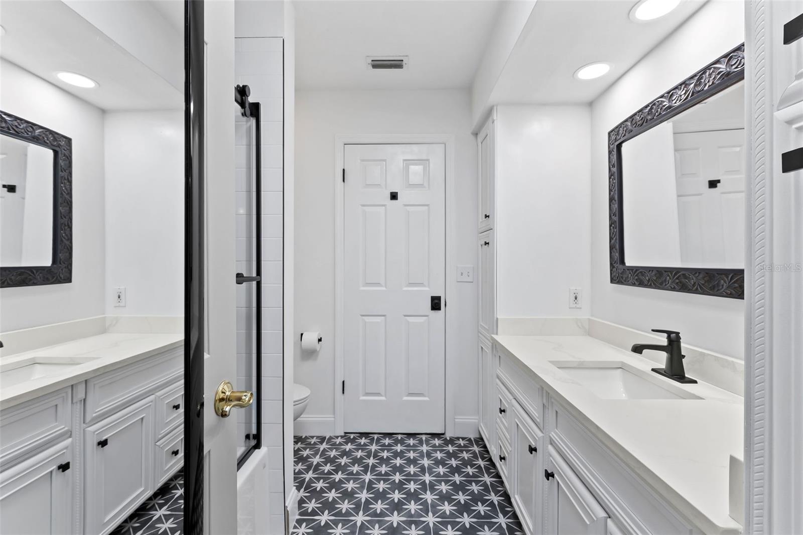 Image 39 of 77 For 604 Springdale Drive