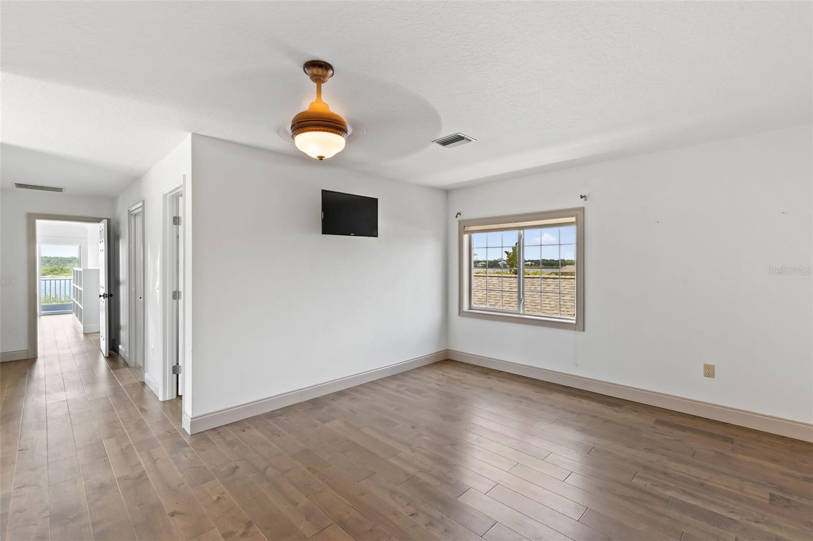 Image 49 of 77 For 604 Springdale Drive