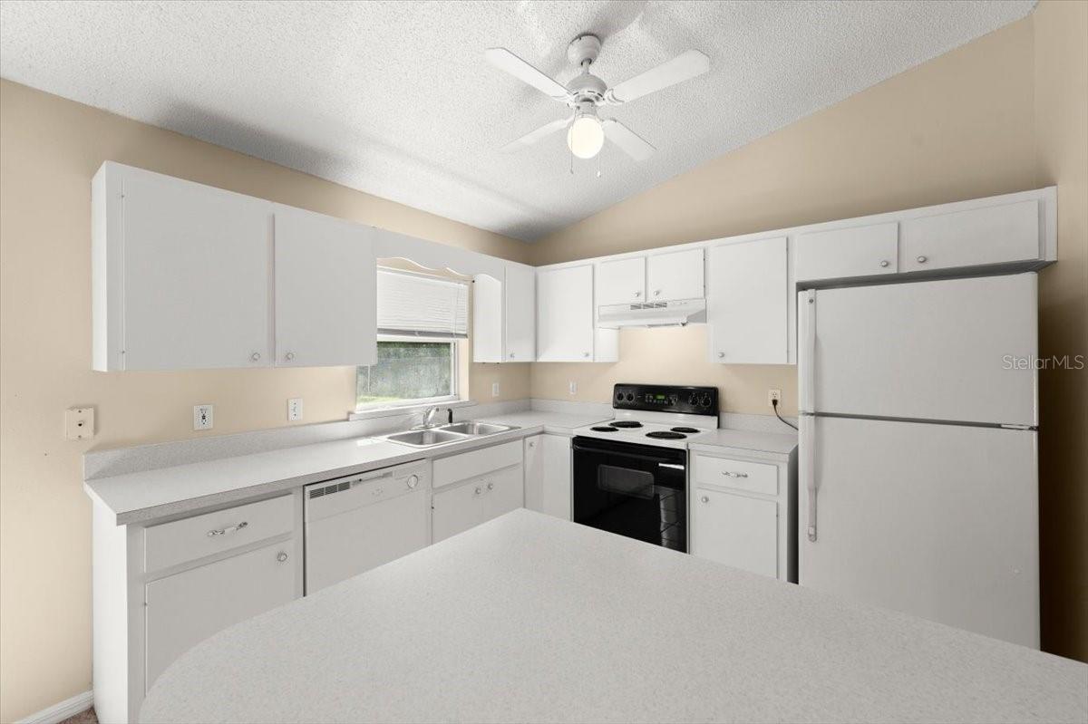 Image 10 of 22 For 2747 Date Palm Drive