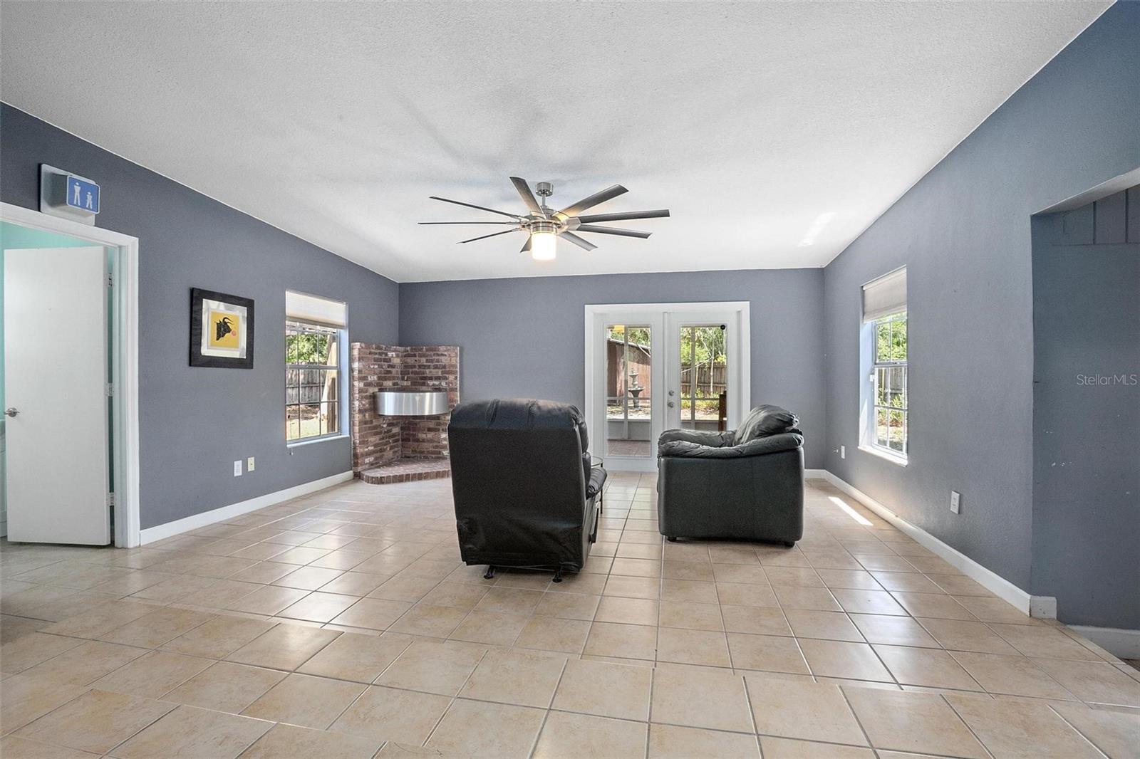 Image 18 of 42 For 45 University Circle
