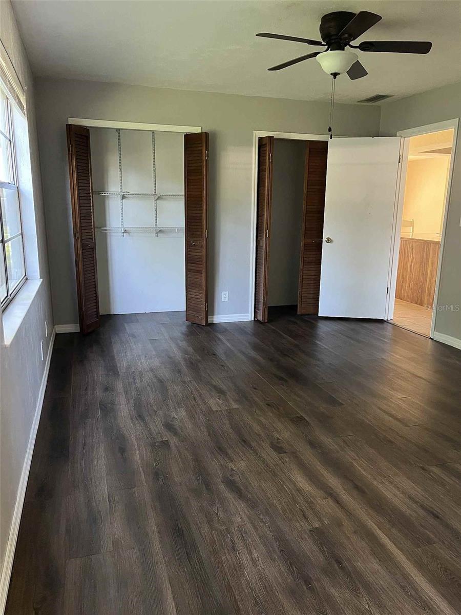 Image 4 of 14 For 1272 Robbin Drive