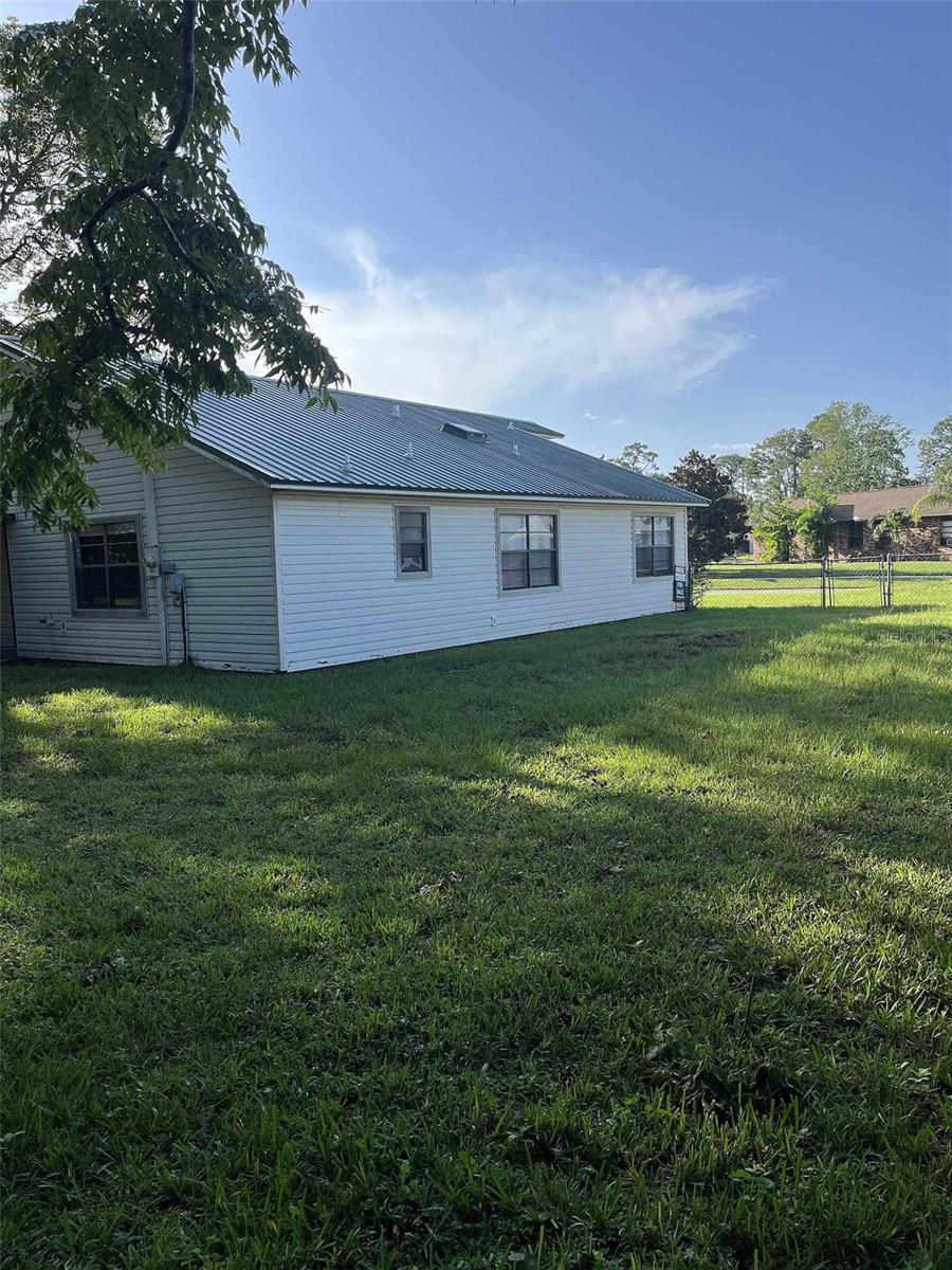 Image 7 of 14 For 1272 Robbin Drive