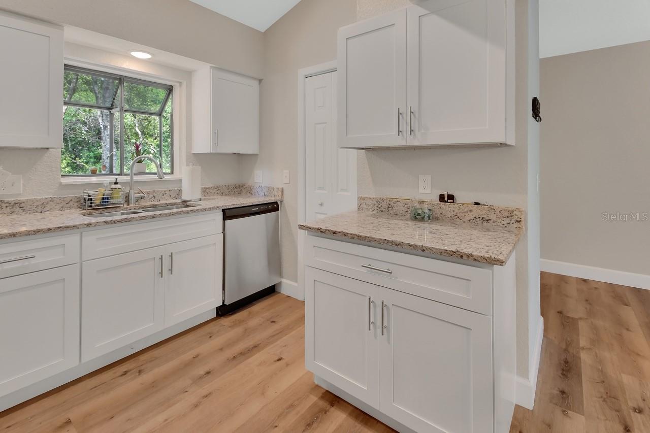 Image 12 of 36 For 241 Bayou Vista Street
