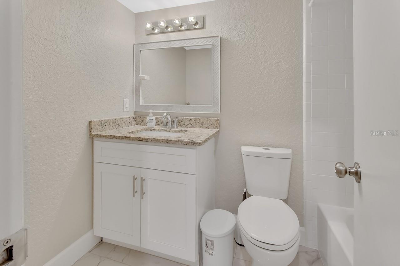 Image 17 of 36 For 241 Bayou Vista Street