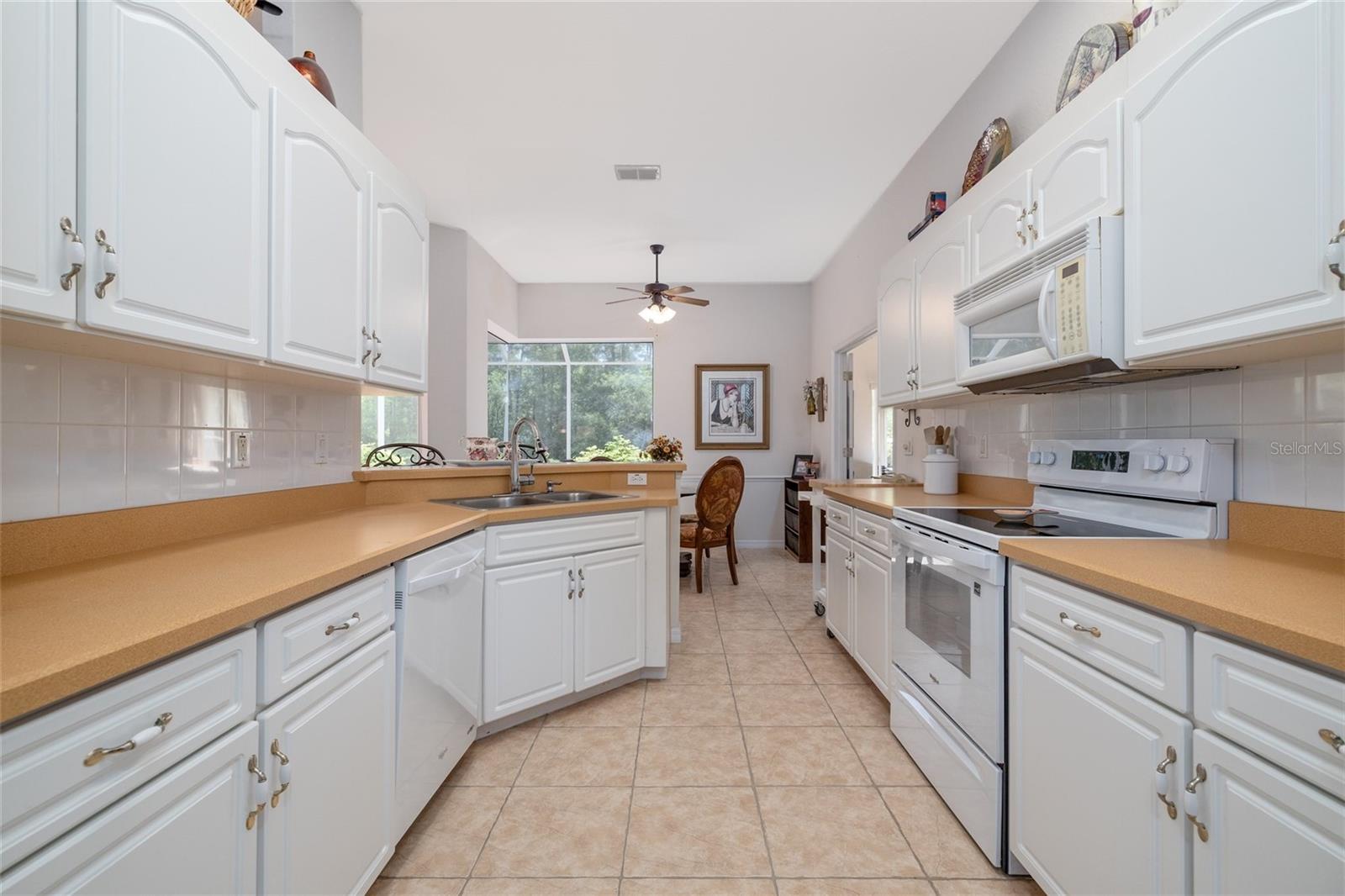 Image 11 of 47 For 723 Oakwater Lane