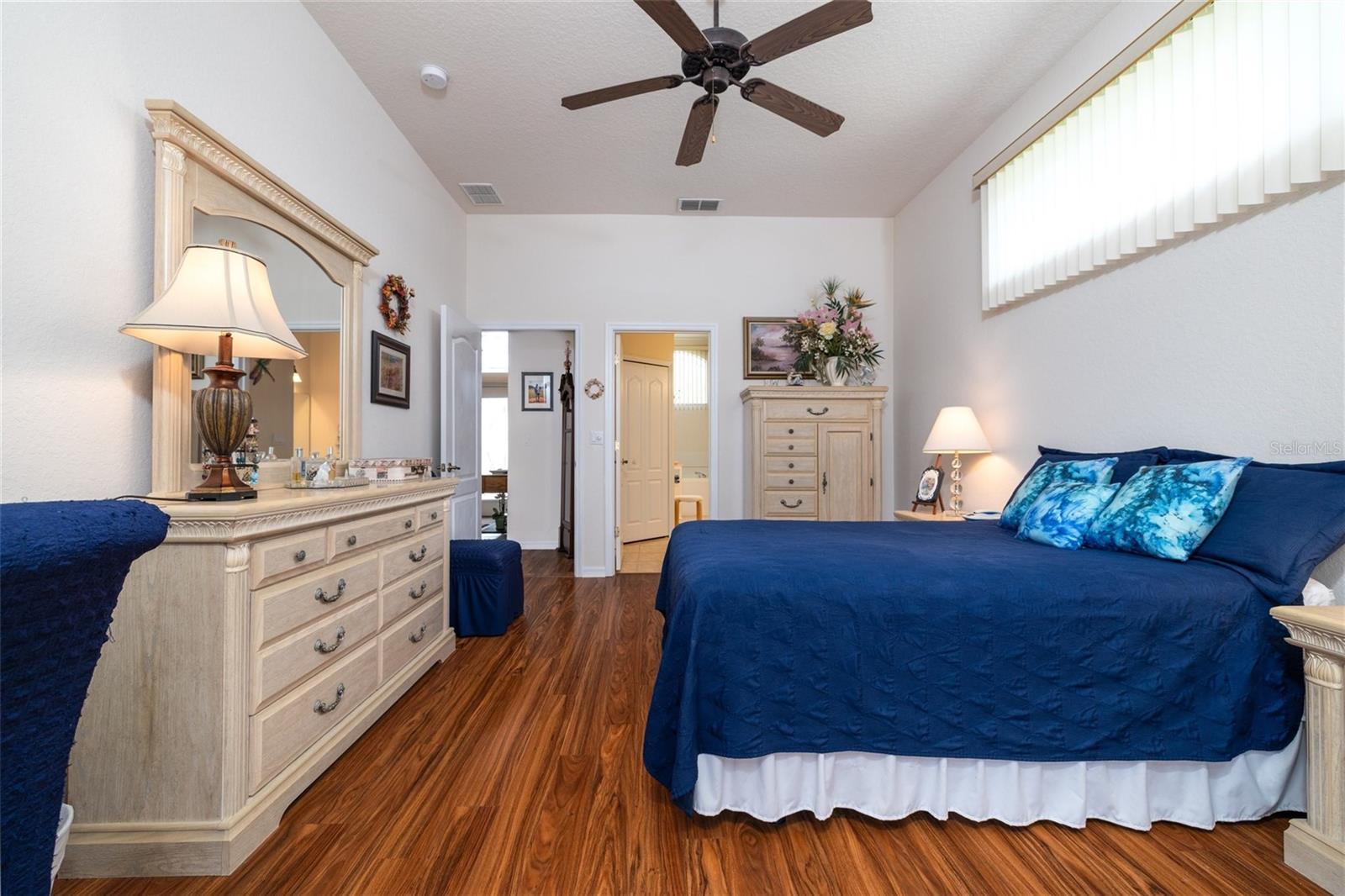 Image 17 of 47 For 723 Oakwater Lane