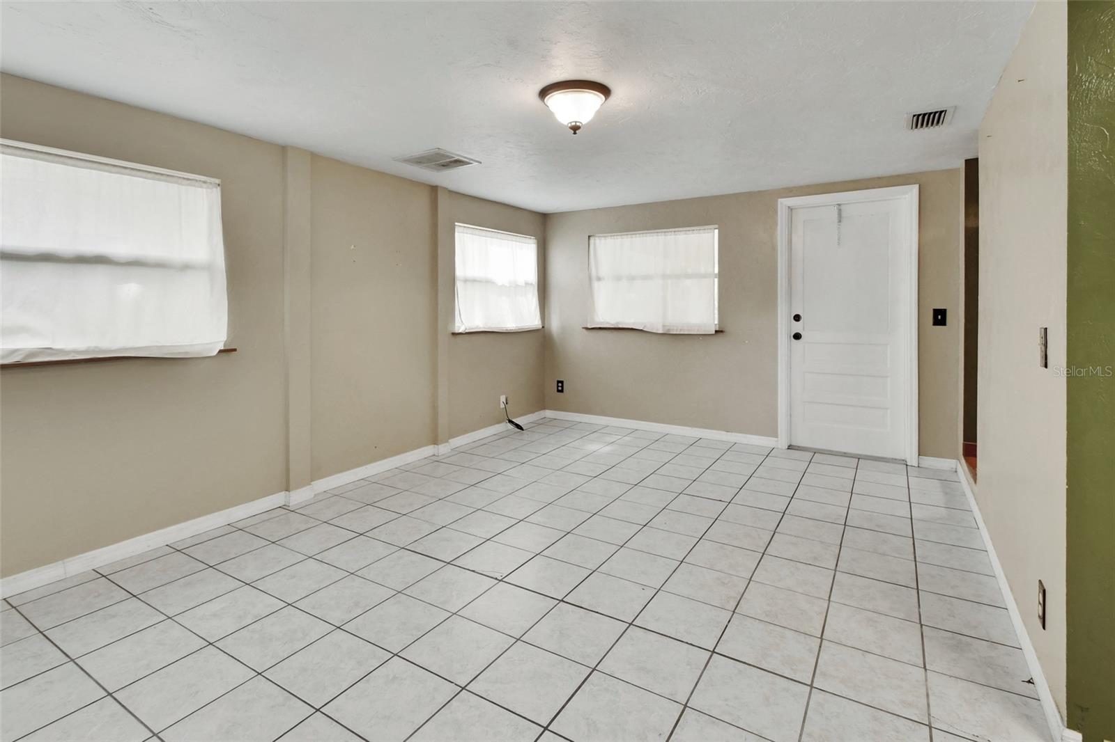 Image 14 of 25 For 352 Harlan Avenue