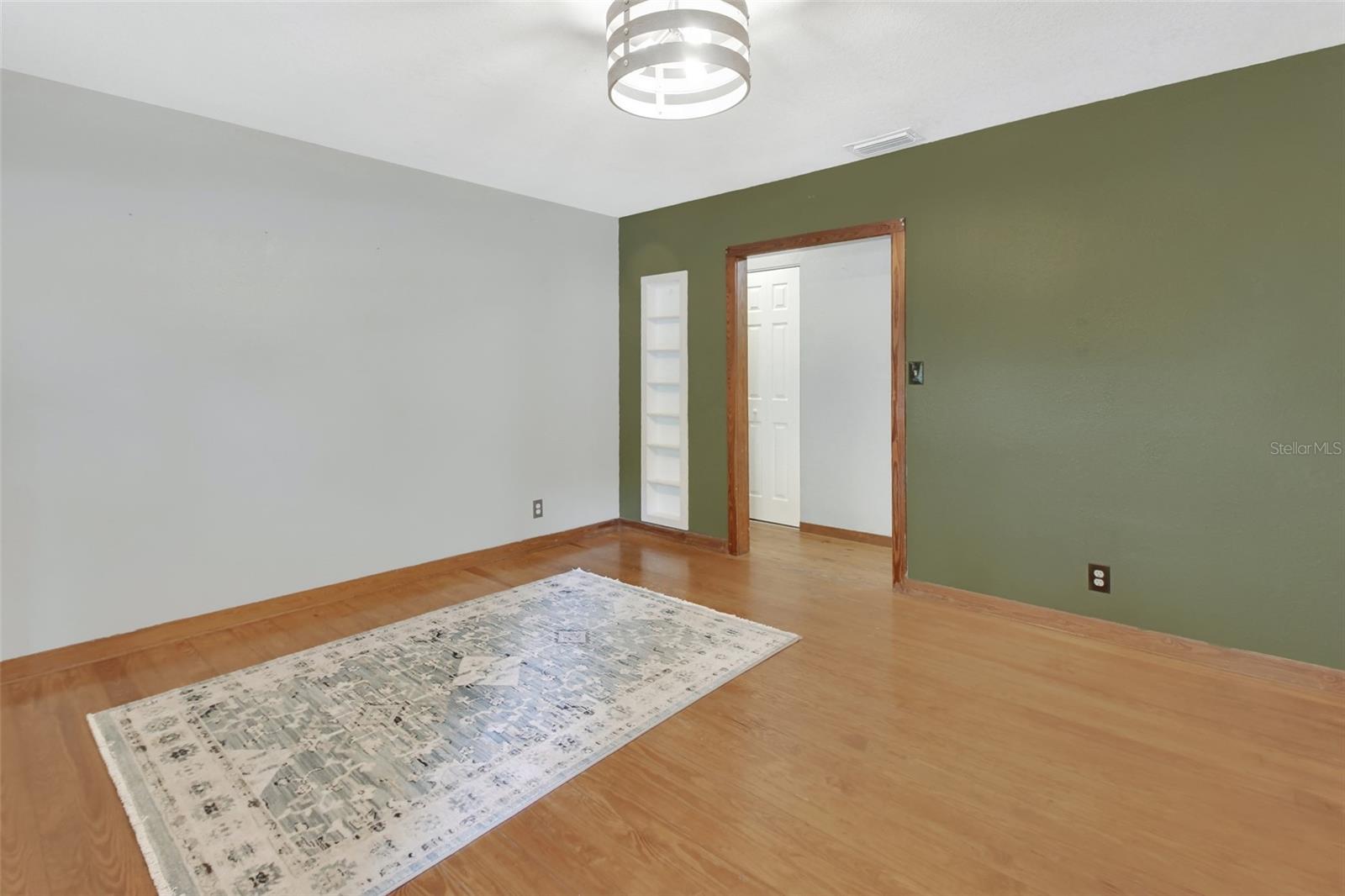 Image 4 of 25 For 352 Harlan Avenue