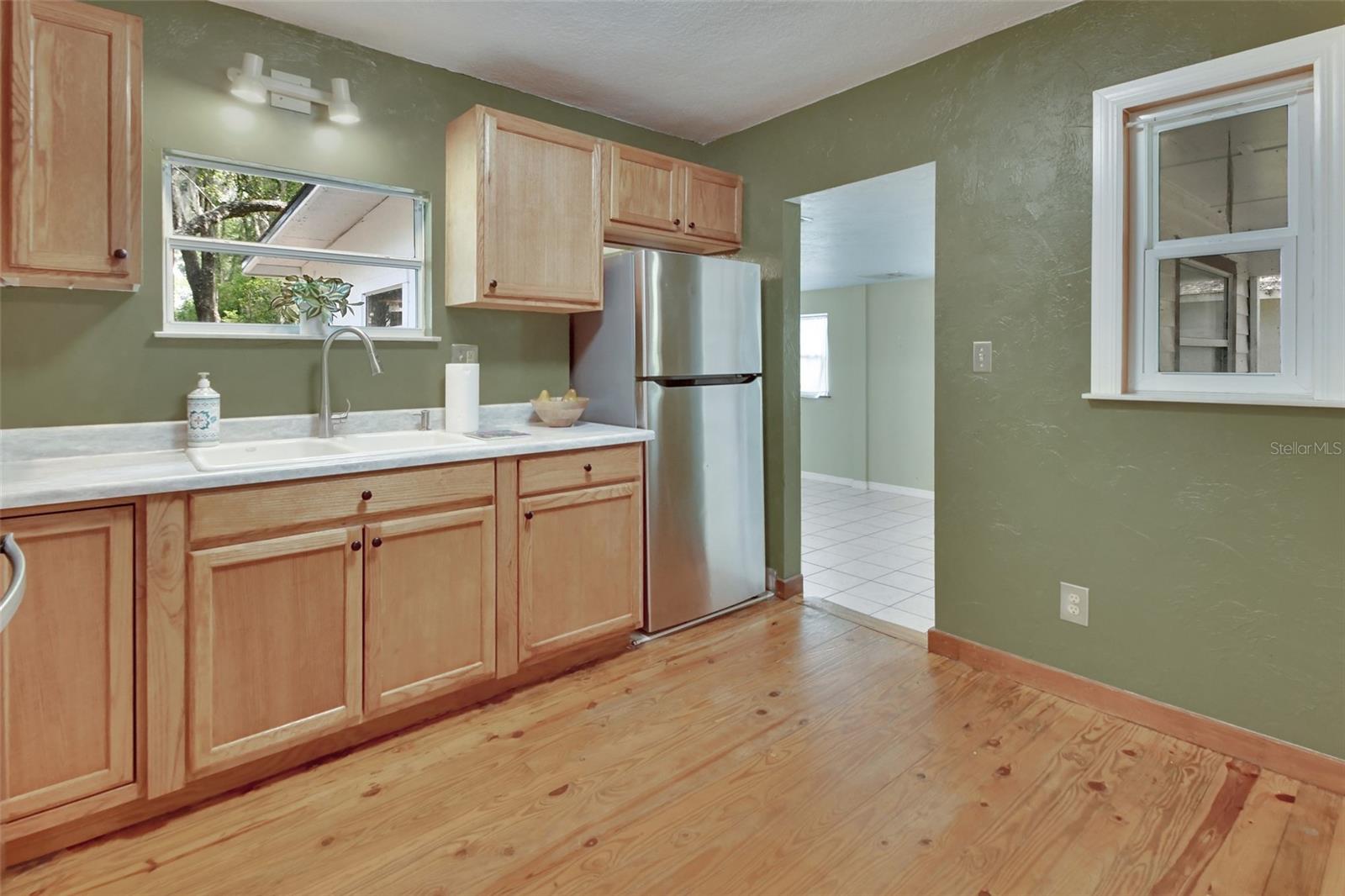 Image 7 of 25 For 352 Harlan Avenue