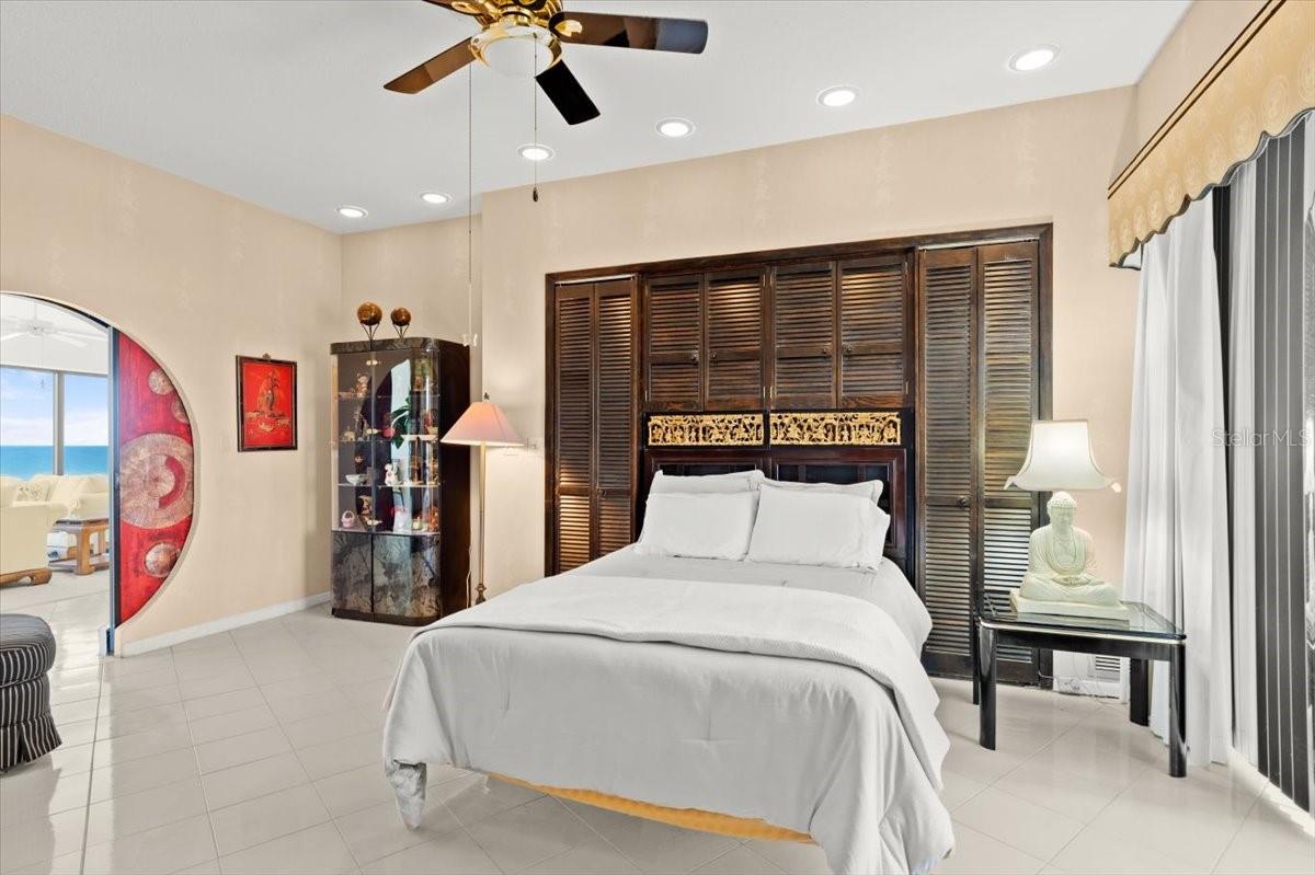 Image 12 of 81 For 915 Ocean Shore Boulevard 8010