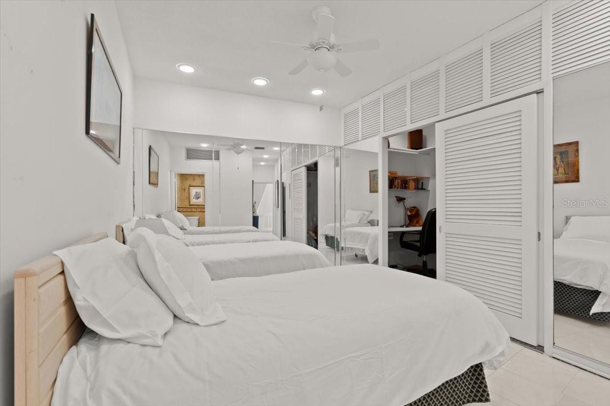 Image 27 of 81 For 915 Ocean Shore Boulevard 8010