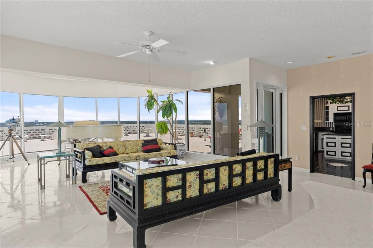 Image 36 of 81 For 915 Ocean Shore Boulevard 8010