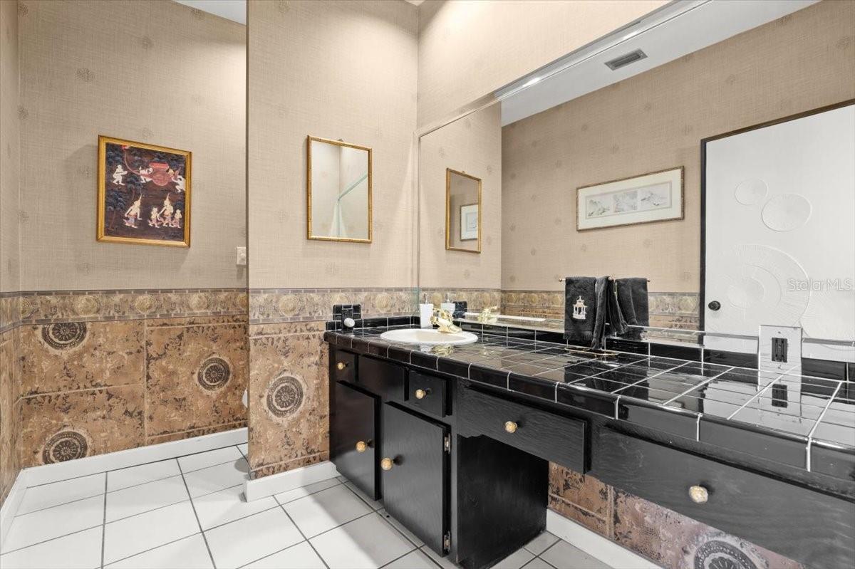 Image 43 of 81 For 915 Ocean Shore Boulevard 8010