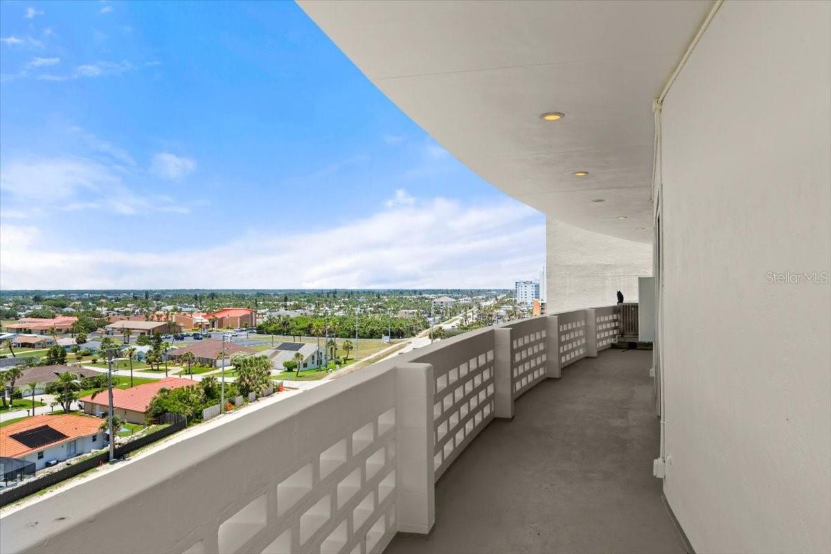 Image 51 of 81 For 915 Ocean Shore Boulevard 8010