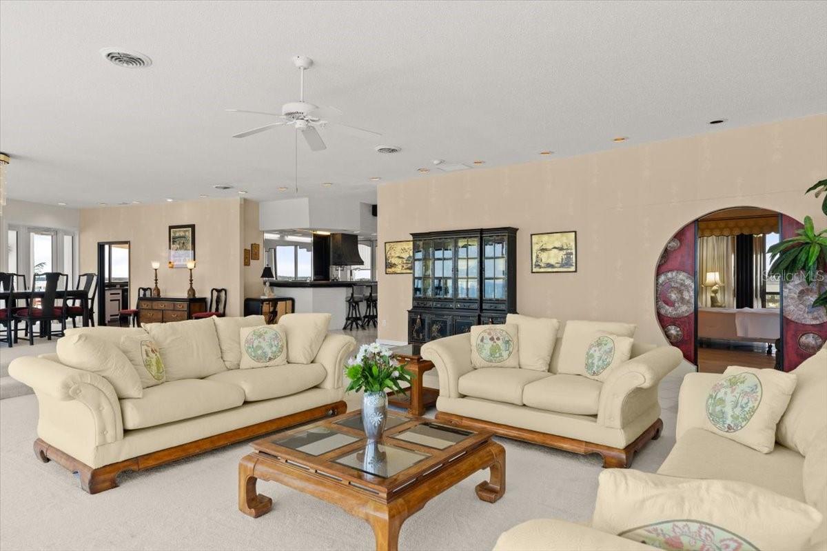 Image 8 of 81 For 915 Ocean Shore Boulevard 8010