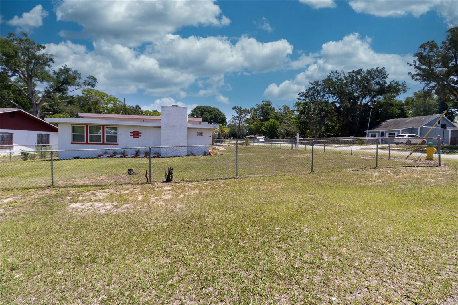 Image 3 of 23 For 601 Berkshire Road