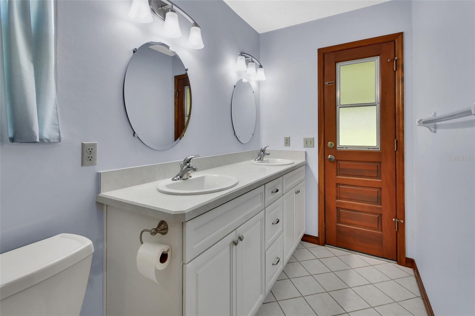 Image 20 of 63 For 2699 Audubon Avenue