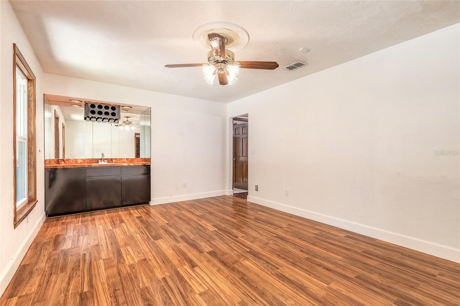 Image 16 of 65 For 712 Timberlane Drive