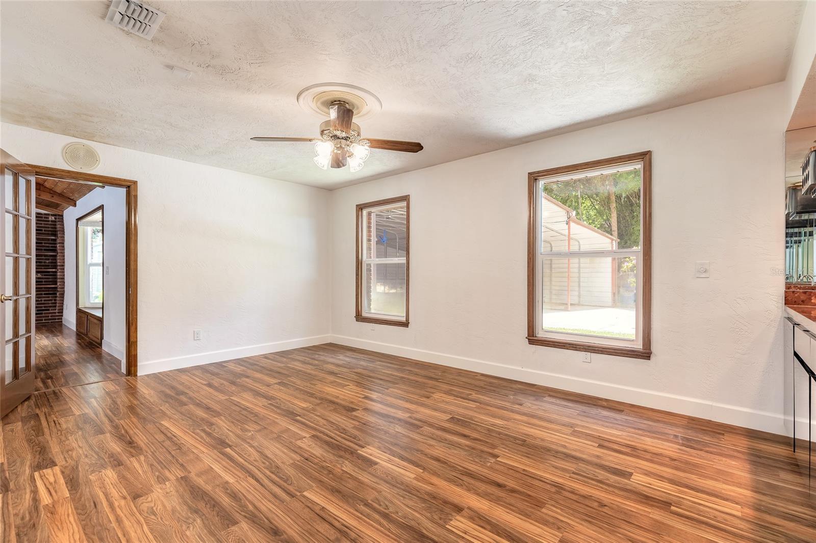 Image 17 of 65 For 712 Timberlane Drive