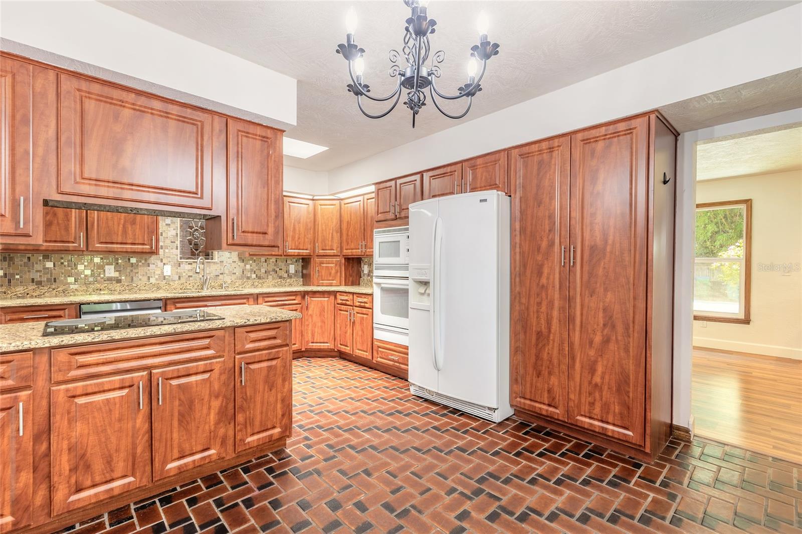 Image 19 of 65 For 712 Timberlane Drive