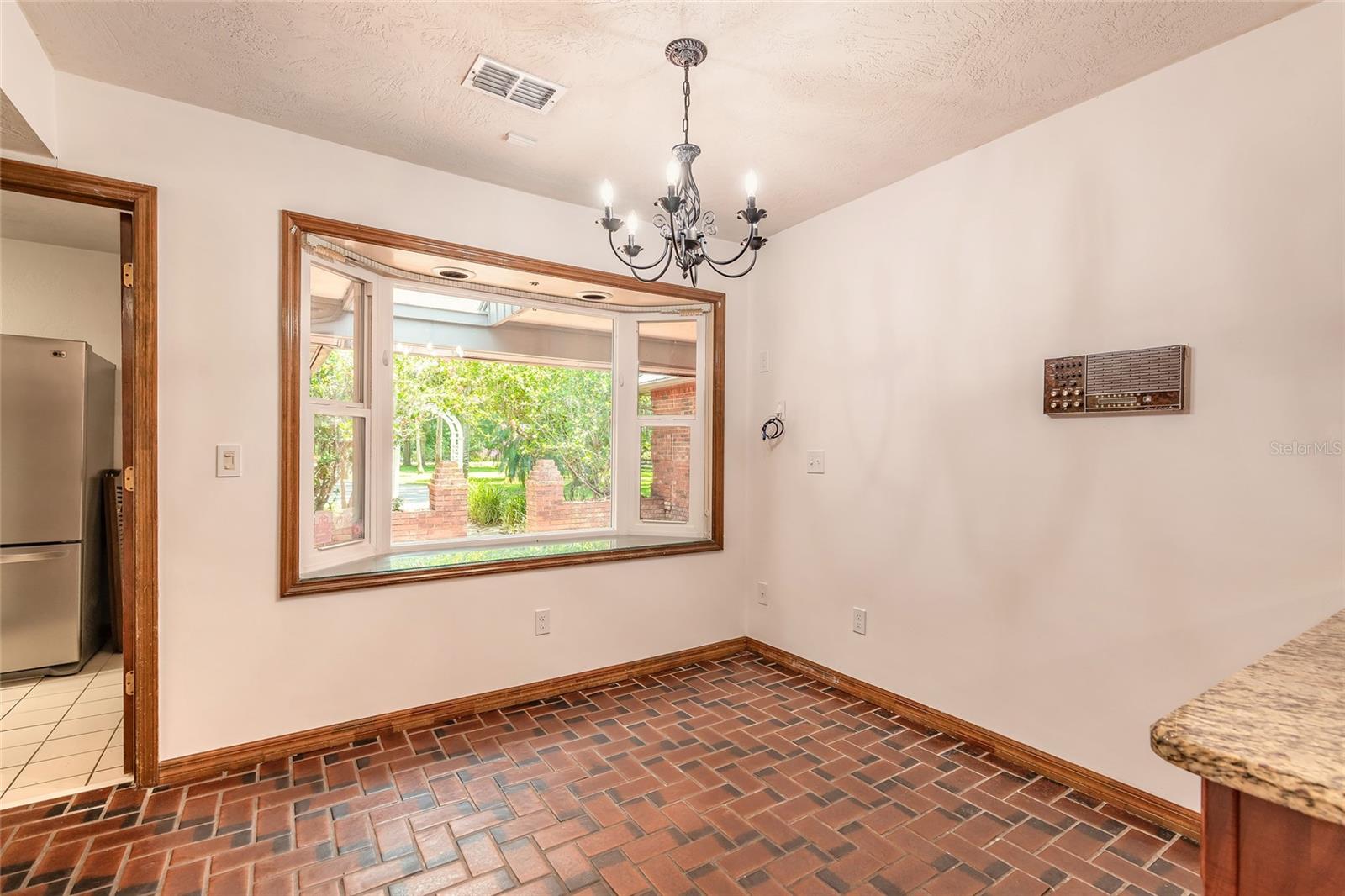 Image 20 of 65 For 712 Timberlane Drive