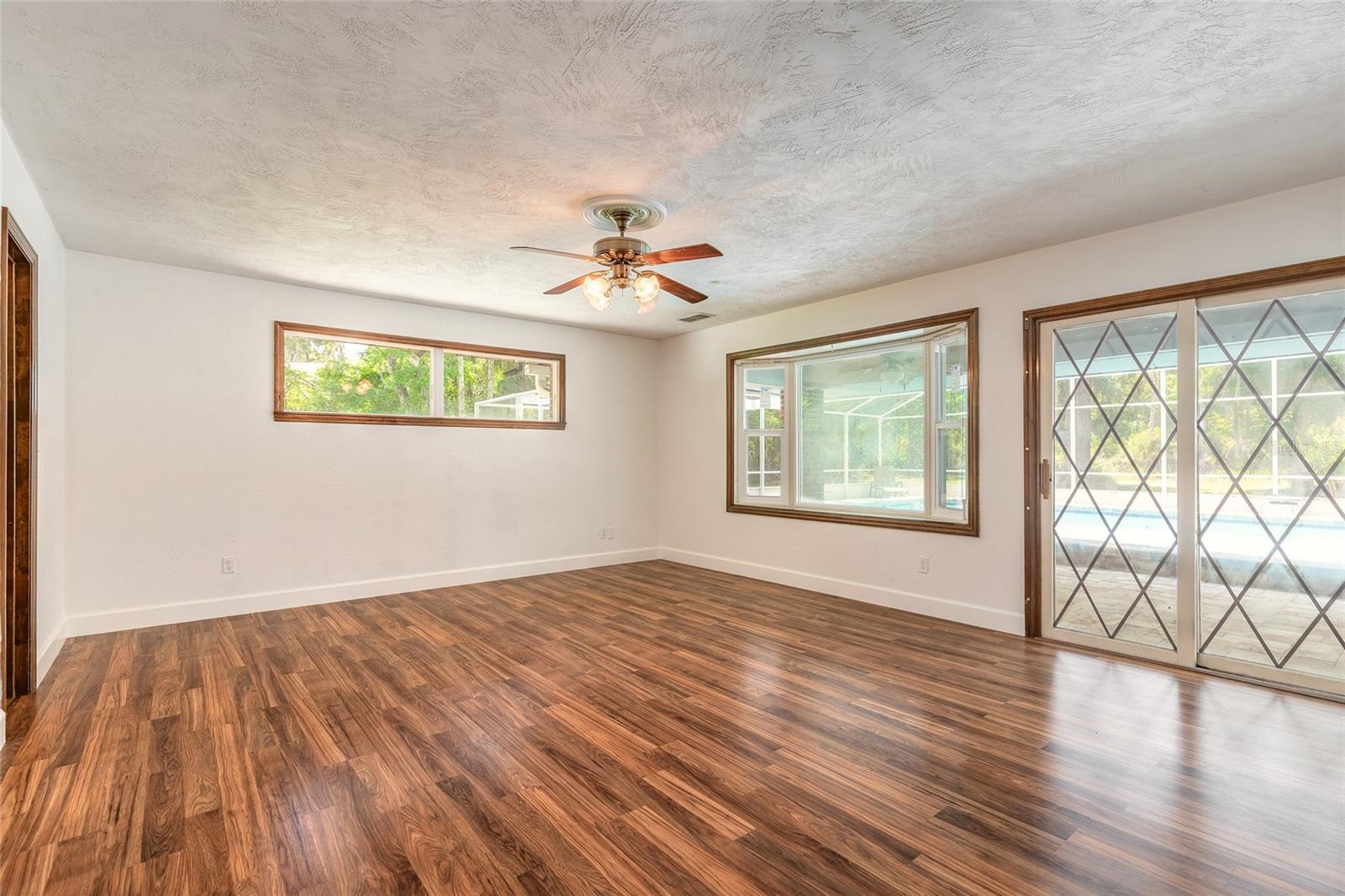 Image 27 of 65 For 712 Timberlane Drive