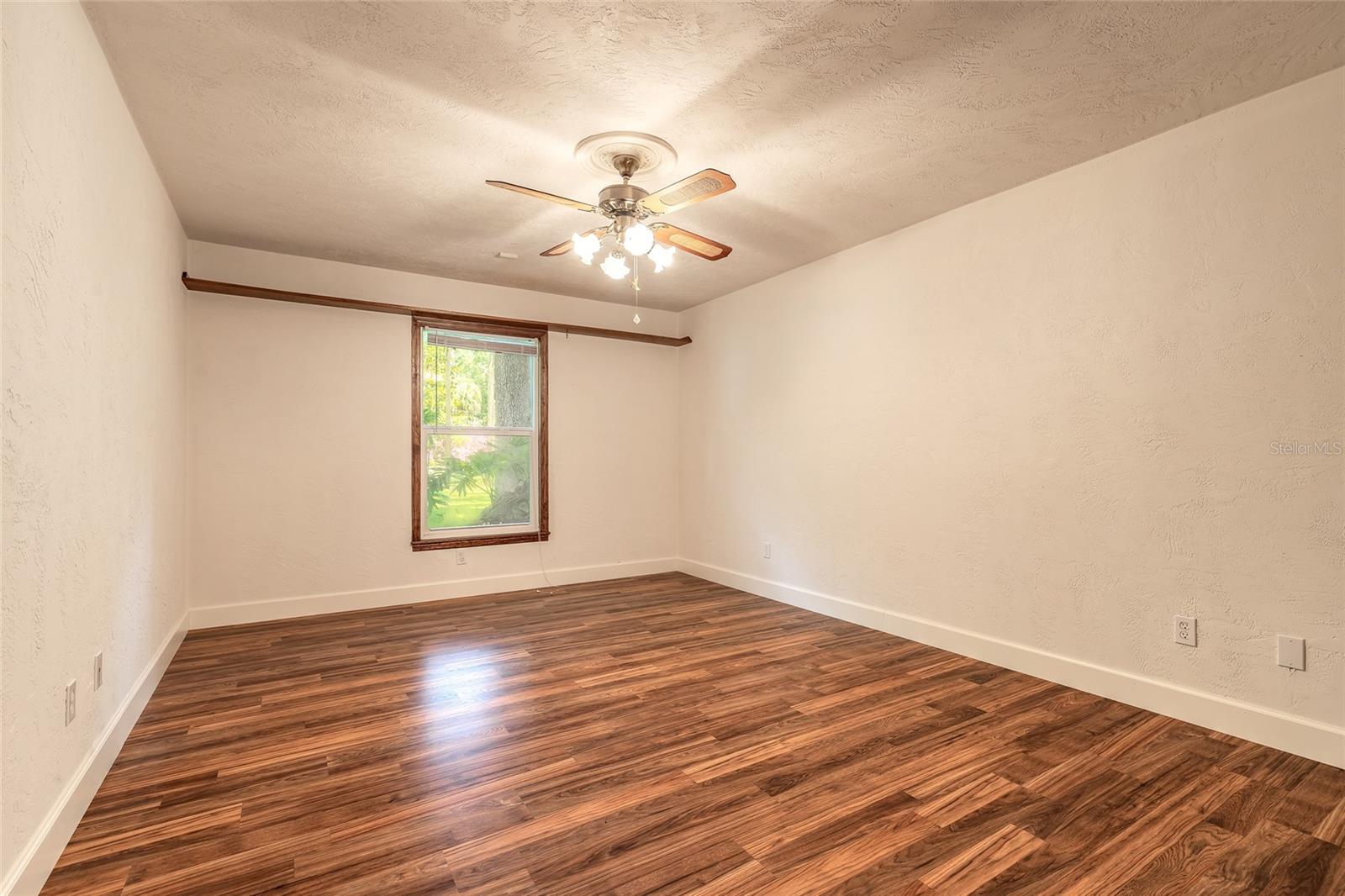 Image 33 of 65 For 712 Timberlane Drive
