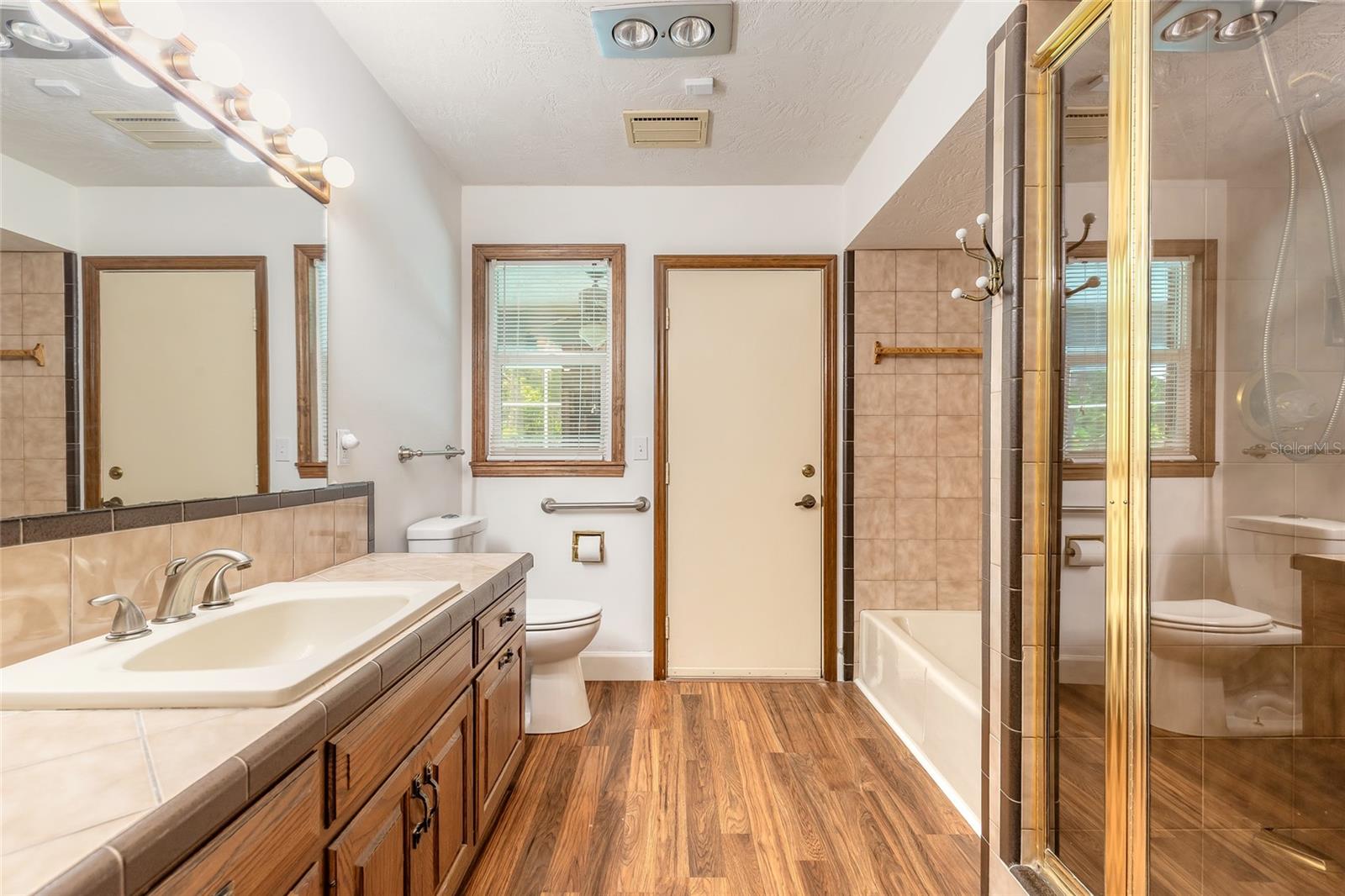 Image 35 of 65 For 712 Timberlane Drive
