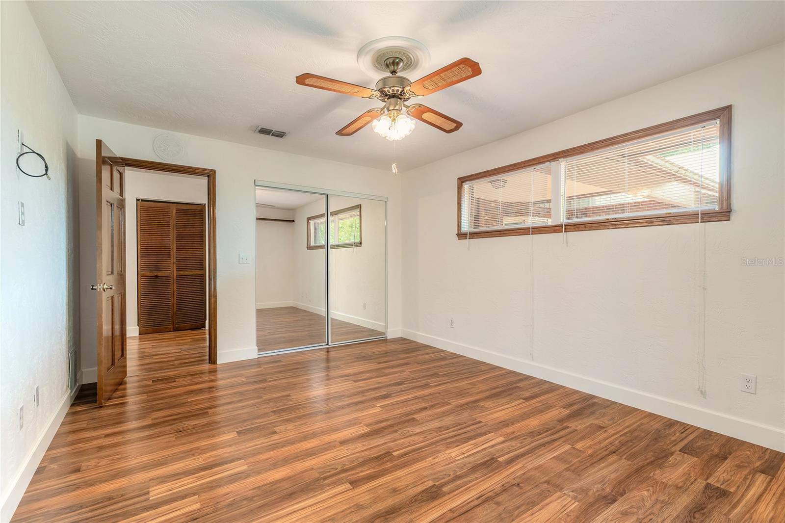Image 38 of 65 For 712 Timberlane Drive