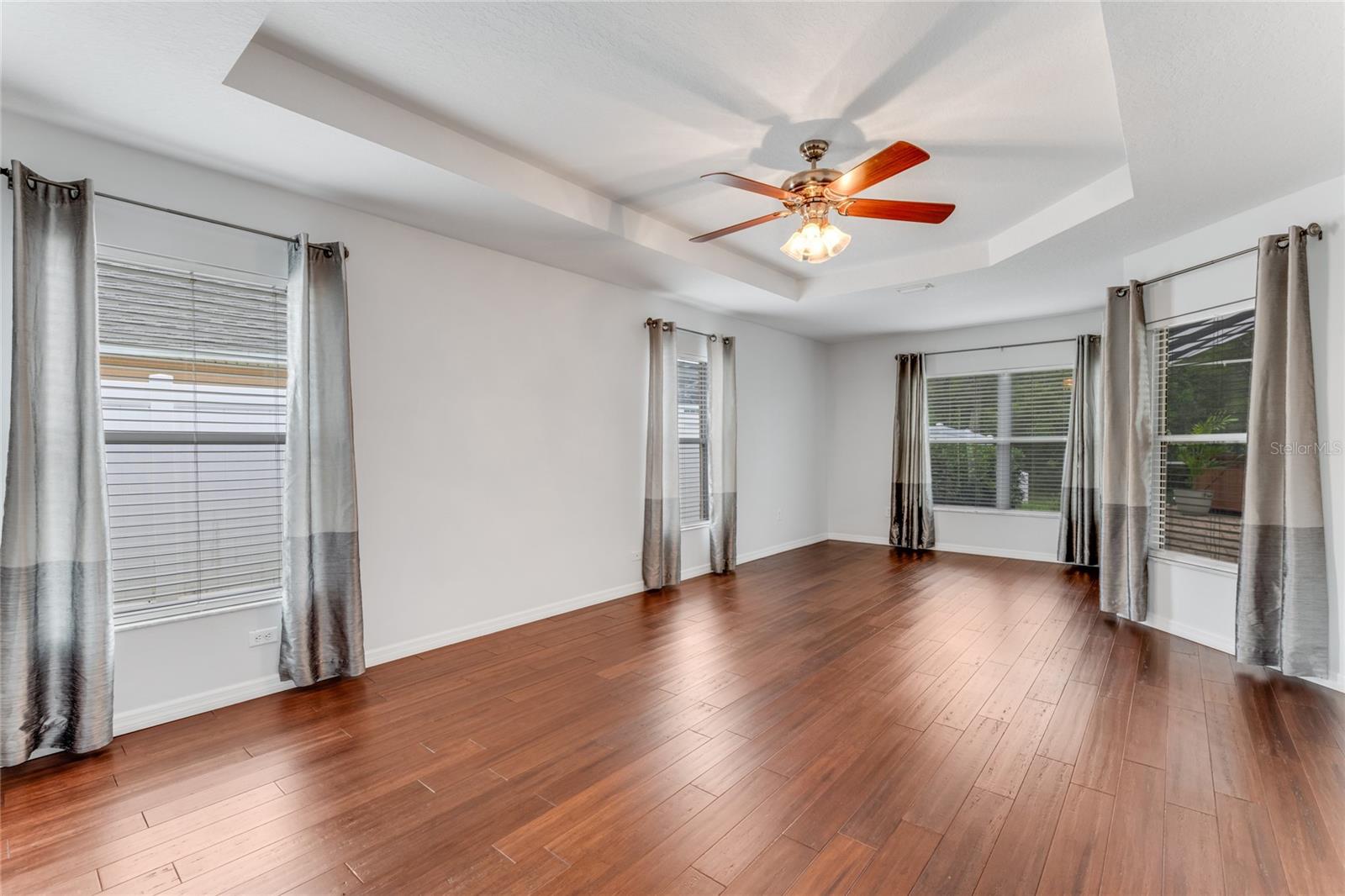 Image 11 of 38 For 1910 Creekwater Boulevard