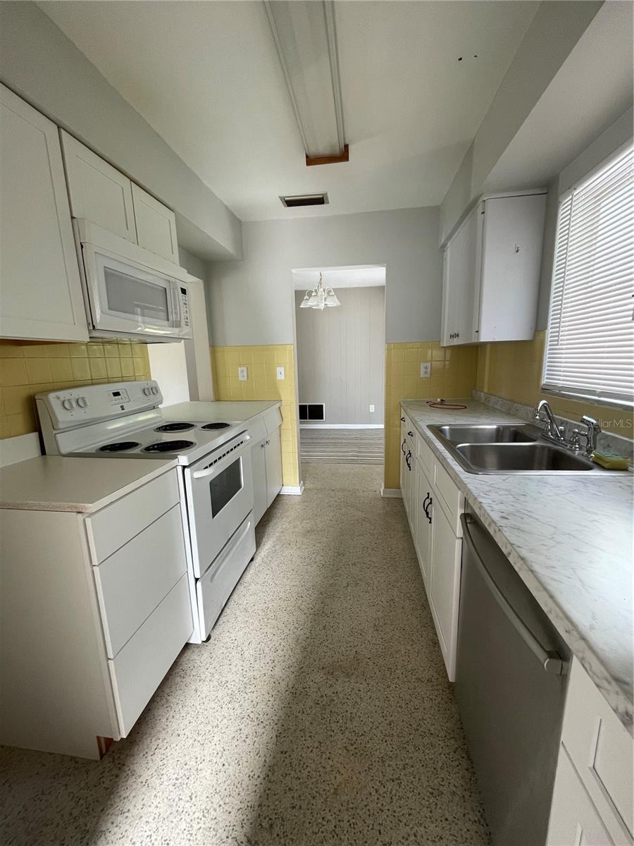 Image 4 of 9 For 1576 Clearfield Street