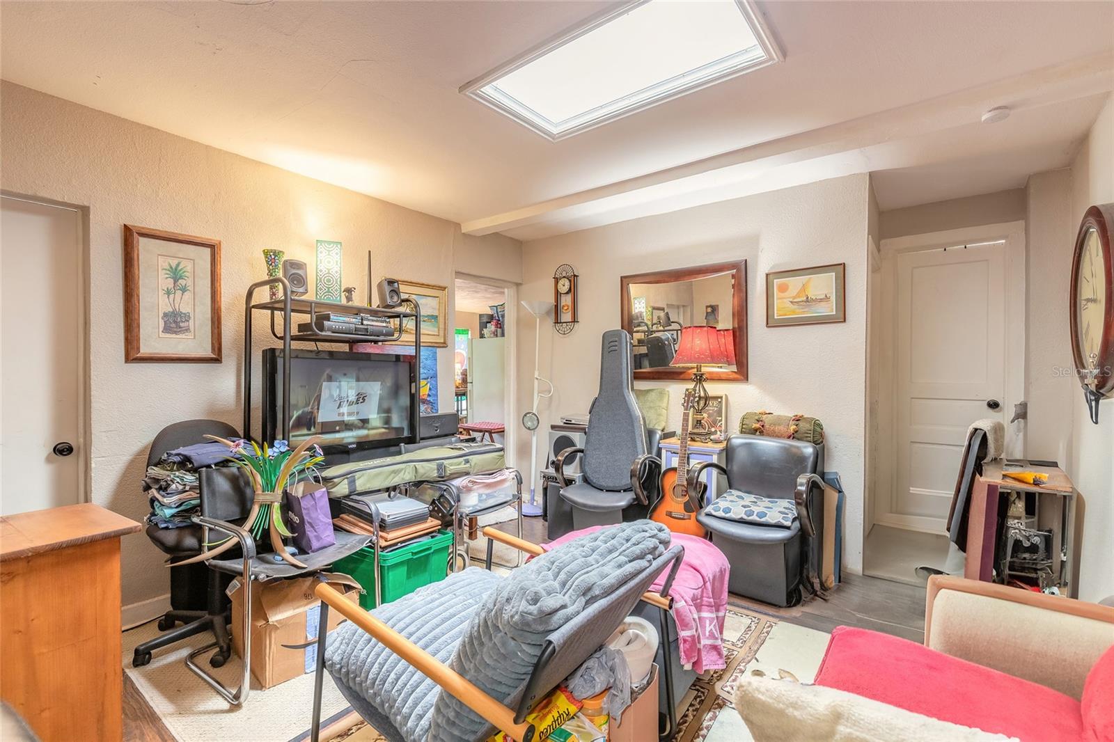 Image 16 of 41 For 449 3rd Street